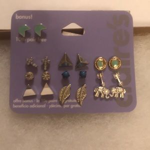 Claire’s 10 pairs of earrings